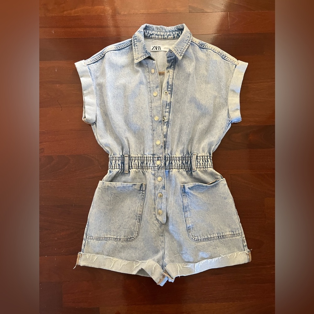 Zara SHORT JEAN DENIM JUMPSUIT ROMPER BLUE SIZE MEDIUM NEW NWOT